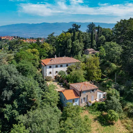 Buy this 11 bed house on Montevarchi in Arezzo, Italy