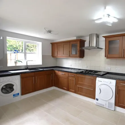 Rent this 4 bed townhouse on 129 Plomer Avenue in Hoddesdon, EN11 9FQ