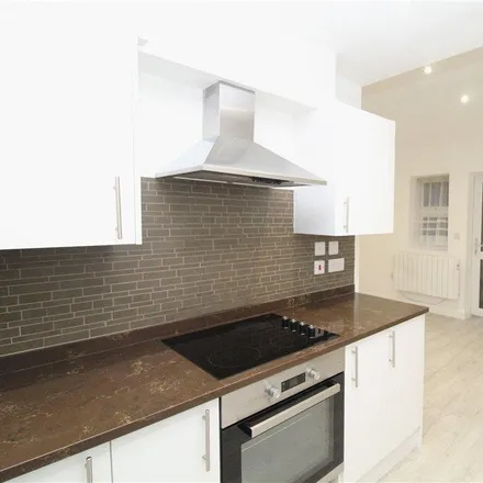 Rent this 2 bed apartment on Therapia Lane / Croydon Cemetery in Mitcham Road, London