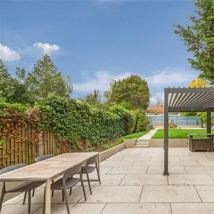 Image 6 - 33 The Avenue, Brondesbury Park, London, NW6 7NR, United Kingdom - Apartment for sale