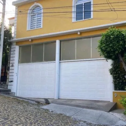 Buy this 4 bed house on Calle Aguacate in Delegación Epigmenio González, 76140 Querétaro