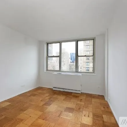 Rent this studio apartment on E 29th St