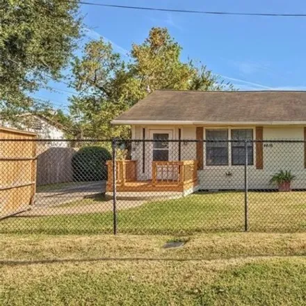 Image 2 - 4418 Castor Street, Houston, TX 77022, USA - House for sale