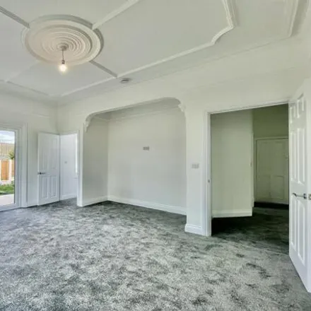 Image 3 - Pall Mall, Leigh on Sea, SS9 1RQ, United Kingdom - Apartment for rent