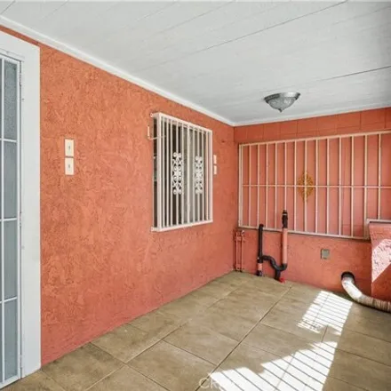 Image 4 - 1219 East 56th Street, Los Angeles, CA 90011, USA - House for sale