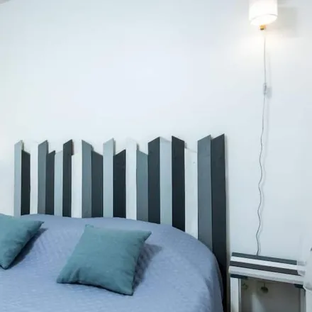 Rent this 2 bed apartment on Pleurtuit in Rue de Dinard, 35730 Pleurtuit