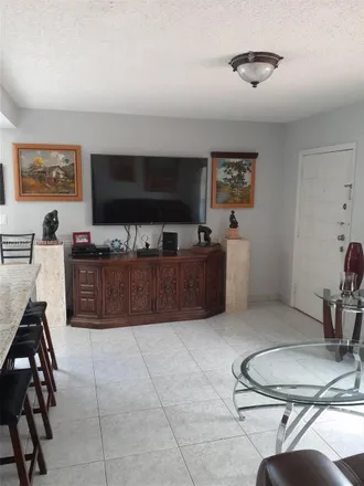 Image 5 - 9360 Southwest 37th Street, Pioneer Park, Miami-Dade County, FL 33165, USA - Duplex for sale