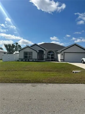 Image 2 - 918 SW 34th St, Cape Coral, Florida, 33914 - House for sale
