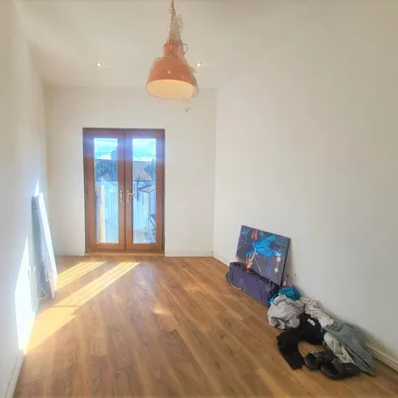 Image 7 - Rays Avenue, London, N18 2NT, United Kingdom - Apartment for rent