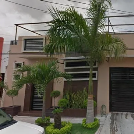 Buy this 5 bed house on Calle Paseo Jalapa in Fraccionamiento Prados de Villahermosa, 86030 Villahermosa
