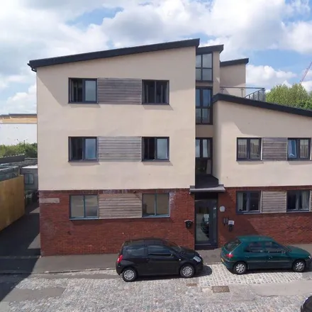 Rent this 1 bed apartment on Union Road in Bristol, BS2 0FN