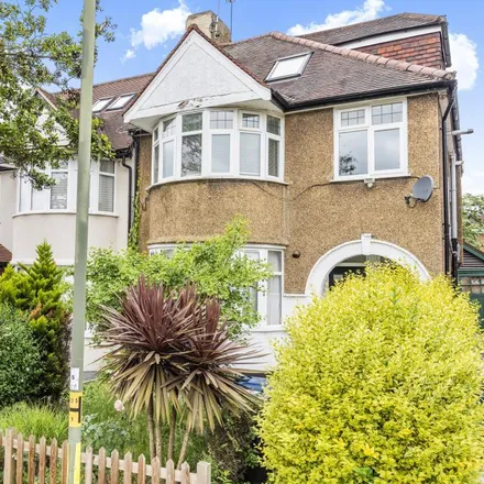 Rent this 2 bed apartment on Holders Hill Crescent in London, NW4 1ND