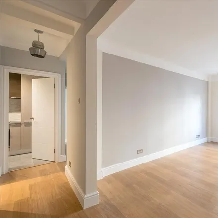 Rent this 2 bed apartment on Gloucester Place in London, NW1 6BH