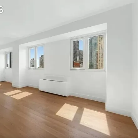 Rent this 1 bed condo on 24-16 Queens Plaza South in New York, NY 11101