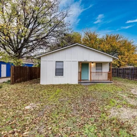 Buy this 3 bed house on 523 East 3rd Street in Lancaster, TX 75146