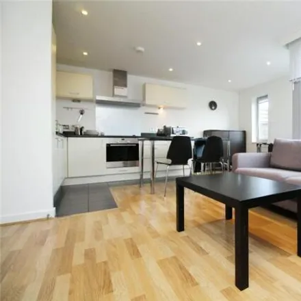Image 3 - Cross Street, Portsmouth, PO1 3HY, United Kingdom - Apartment for rent