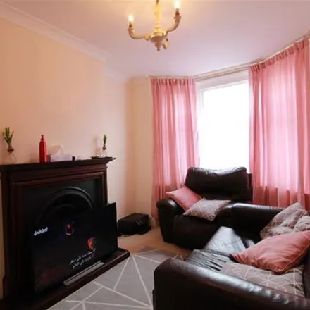 Rent this 3 bed townhouse on 20 Cardigan Gardens in Reading, RG1 5QP