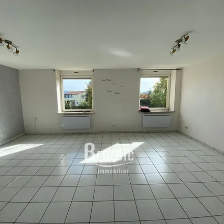 Rent this 2 bed apartment on 15 Avenue du Général Gaulle in 57600 Forbach, France
