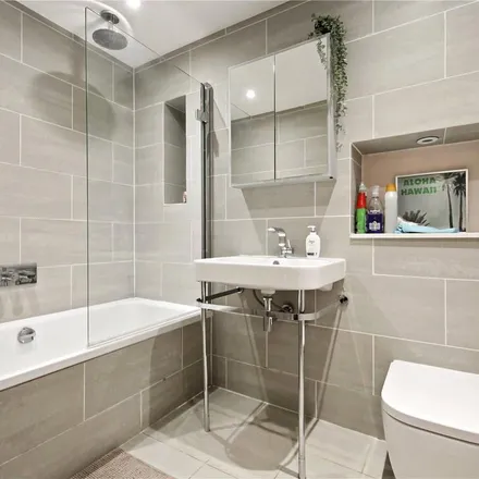 Image 4 - Camden Park Road, London, NW1 9AX, United Kingdom - Apartment for rent