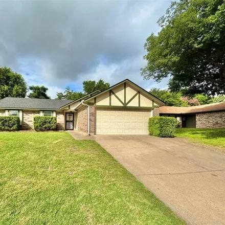 Rent this 3 bed house on 10153 Buffalo Grove Rd in Fort Worth, Texas