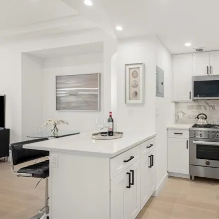 Image 4 - 463 West 23rd Street, New York, NY 10011, USA - Apartment for sale