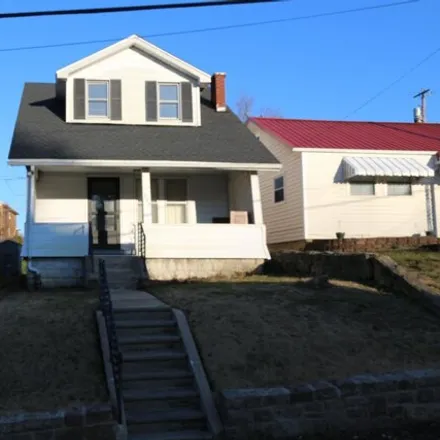 Buy this 3 bed house on 172 South Walnut Street in Huntington, WV 25705