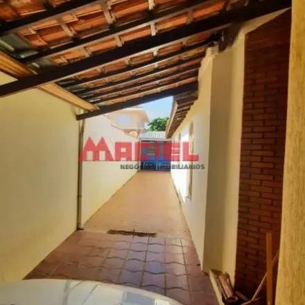 Buy this 3 bed house on Escola Estadual Professor José Vieira Macedo in Rua Ipiau 162, Jardim Satélite