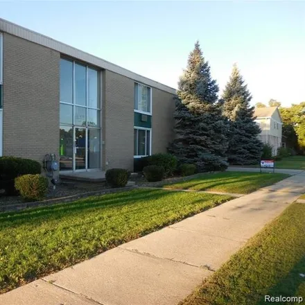 Rent this 2 bed apartment on 1475 West 9 Mile Road in Oak Park, MI 48220