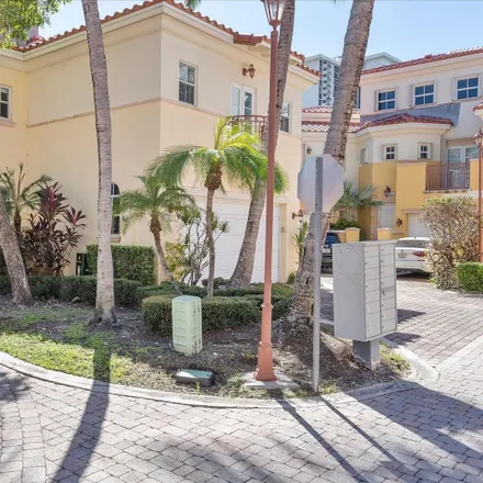 Image 3 - 18375 Northeast 30th Avenue, Aventura, FL 33160, USA - Townhouse for sale