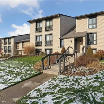 Buy this 1 bed condo on Glengary Drive in Sagamore Hills, OH 44087