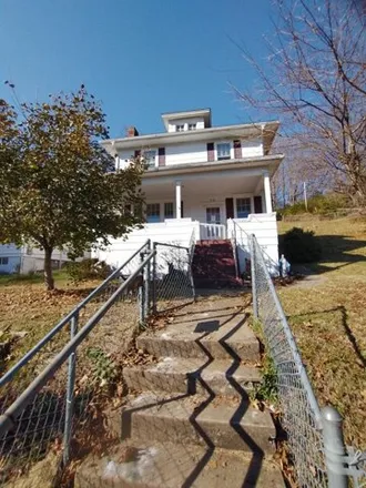 Buy this 3 bed house on 821 Melrose Street in Bluefield, WV 24701