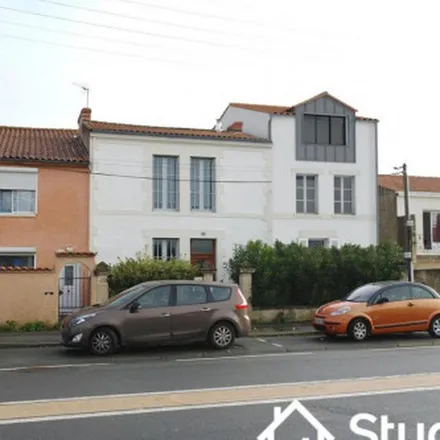 Image 3 - BNP Paribas, Place Barentin, 17000 La Rochelle, France - Apartment for rent
