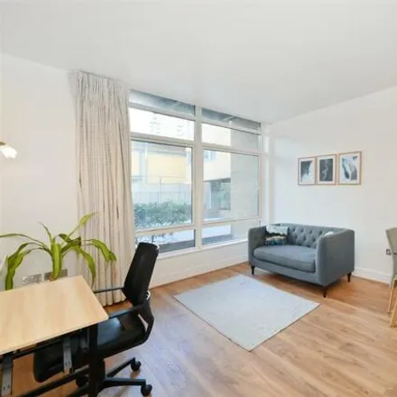 Image 3 - Lowry House, Cassilis Road, Millwall, London, E14 9LL, United Kingdom - Apartment for rent