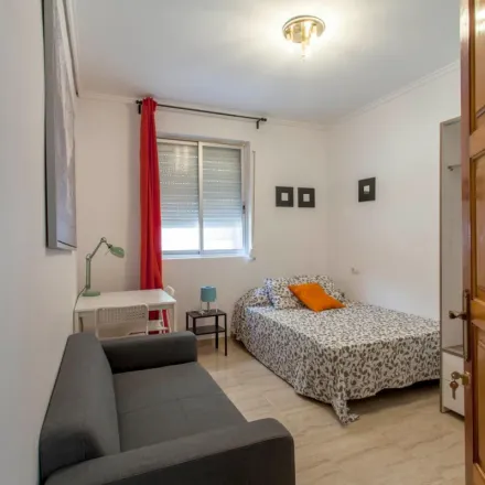 Rent this 5 bed apartment on Col·legi d'Educació Infantil i Primària San Fernando in Carrer de Benimuslem, 46010 Valencia