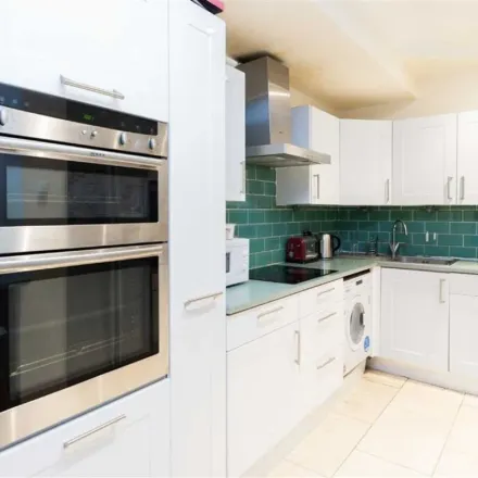 Image 2 - 196 Queen's Gate, London, SW7 5EU, United Kingdom - Apartment for rent