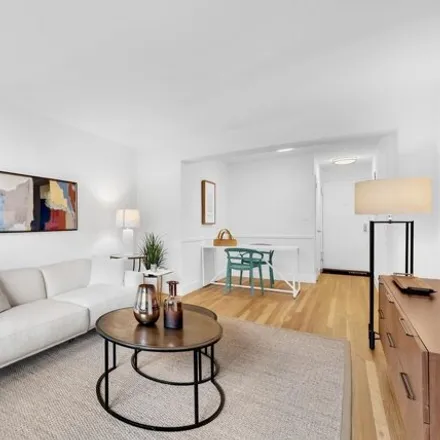 Image 1 - 2830 Briggs Avenue, New York, NY 10458, USA - Apartment for sale