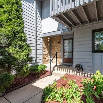 Image 2 - 835 Gladstone Dr Unit 835, Vernon Hills, Illinois, 60061 - House for sale