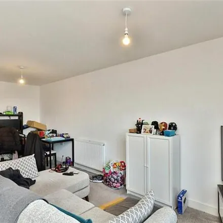 Image 2 - Guildford Avenue, Milton Keynes, MK4 4LS, United Kingdom - Apartment for sale
