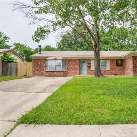 Rent this 3 bed house on 14033 Janwood Lane in Farmers Branch, TX 75234