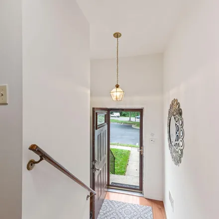 Image 3 - Lafayette Village Drive, Accotink Heights, Annandale, VA 22003, USA - Townhouse for sale