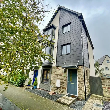 Rent this 4 bed townhouse on Radar Road in Plymouth, PL6 8DS