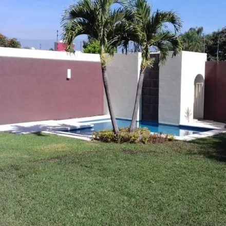 Rent this 3 bed house on Calle Begonia in 62564 Jiutepec, MOR