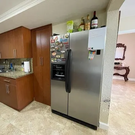 Image 7 - 401 West 49th Street, Palm Springs, Hialeah, FL 33012, USA - Townhouse for sale