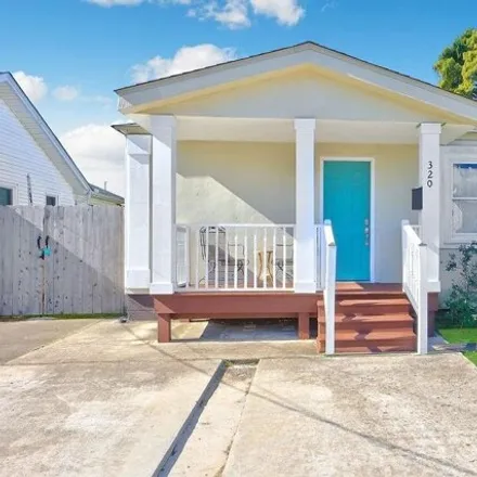 Buy this 3 bed house on 320 Wallace Drive in New Orleans, LA 70122