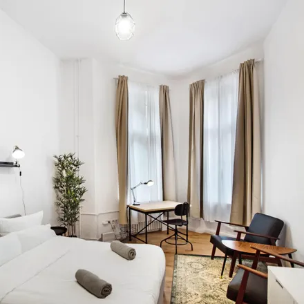 Rent this 1 bed apartment on Hohenzollerndamm 4 in 10717 Berlin, Germany