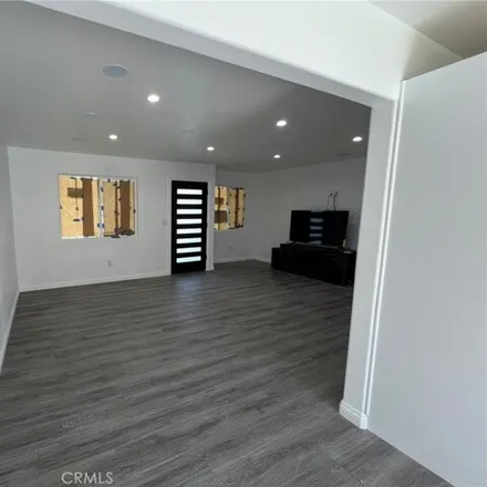 Image 6 - 17640 Scherzinger Lane, Santa Clarita, CA 91387, USA - House for sale