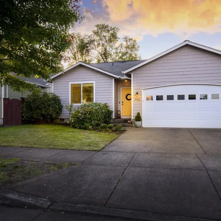 Buy this 3 bed house on 916 Trinity Street Northeast in Albany, OR 97322
