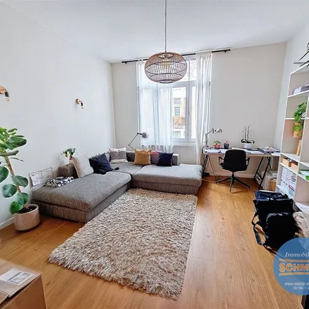 Rent this 1 bed apartment on Avenue d'Auderghem - Oudergemlaan 115 in 1040 Etterbeek, Belgium