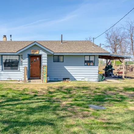 Buy this 3 bed house on 1095 East Elm Avenue in Hermiston, OR 97838