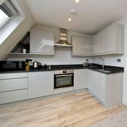 Image 3 - 174 Westbourne Park Road, London, W11 1EB, United Kingdom - Room for rent